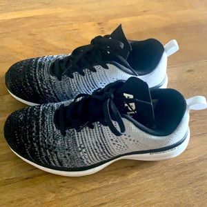 Techloom Pro in Black & Heather Grey & White